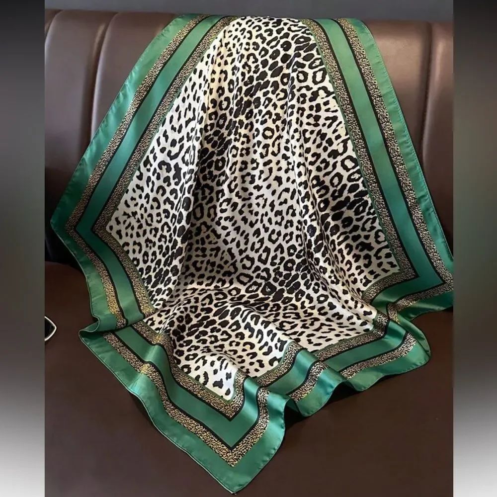 Green Leopard Print Scarf N1397